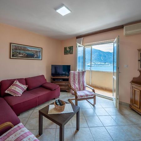 Seaside Serenity: 2-Bedroom Apartment With Boka Bay View Kotor Buitenkant foto