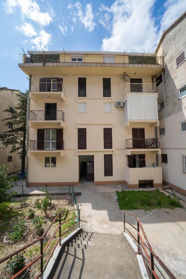 Seaside Serenity: 2-Bedroom Apartment With Boka Bay View Kotor Buitenkant foto