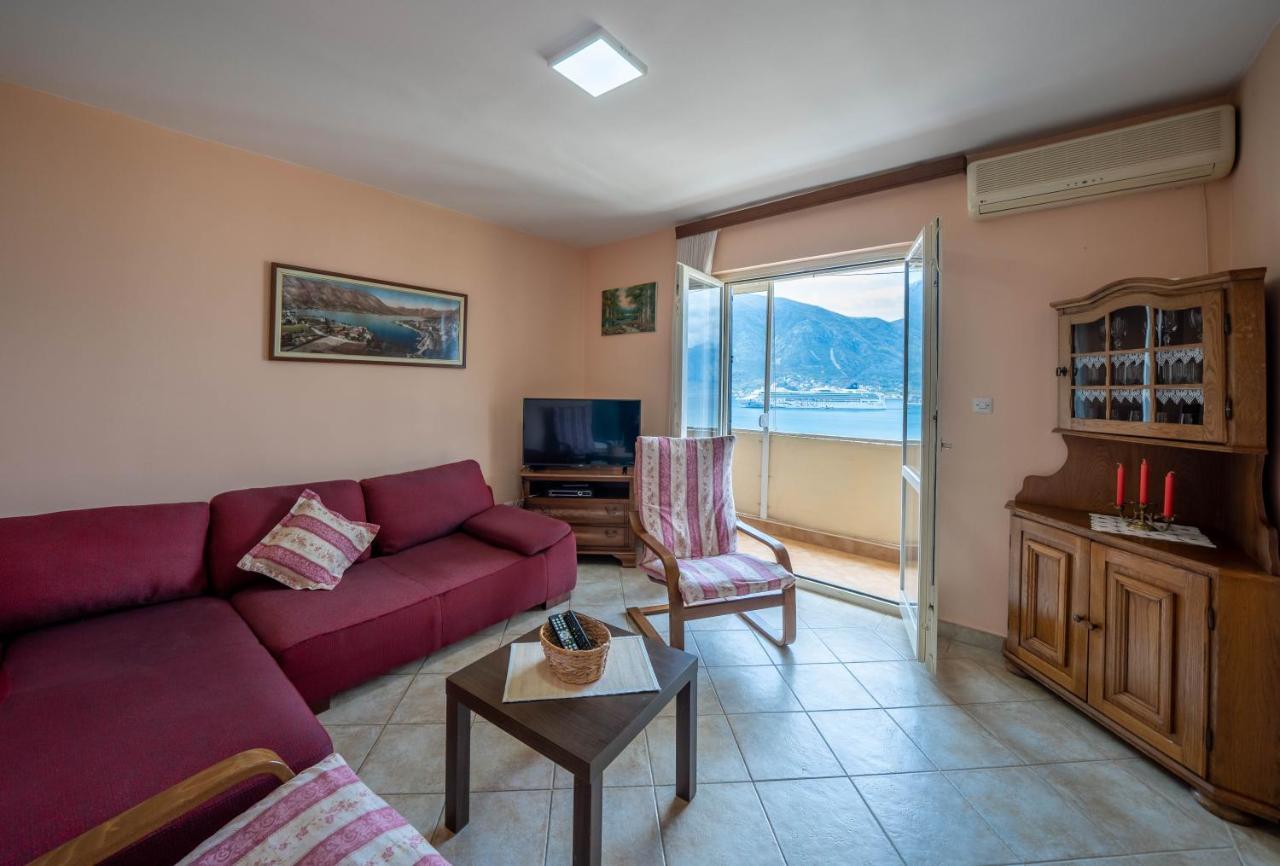 Seaside Serenity: 2-Bedroom Apartment With Boka Bay View Kotor Buitenkant foto