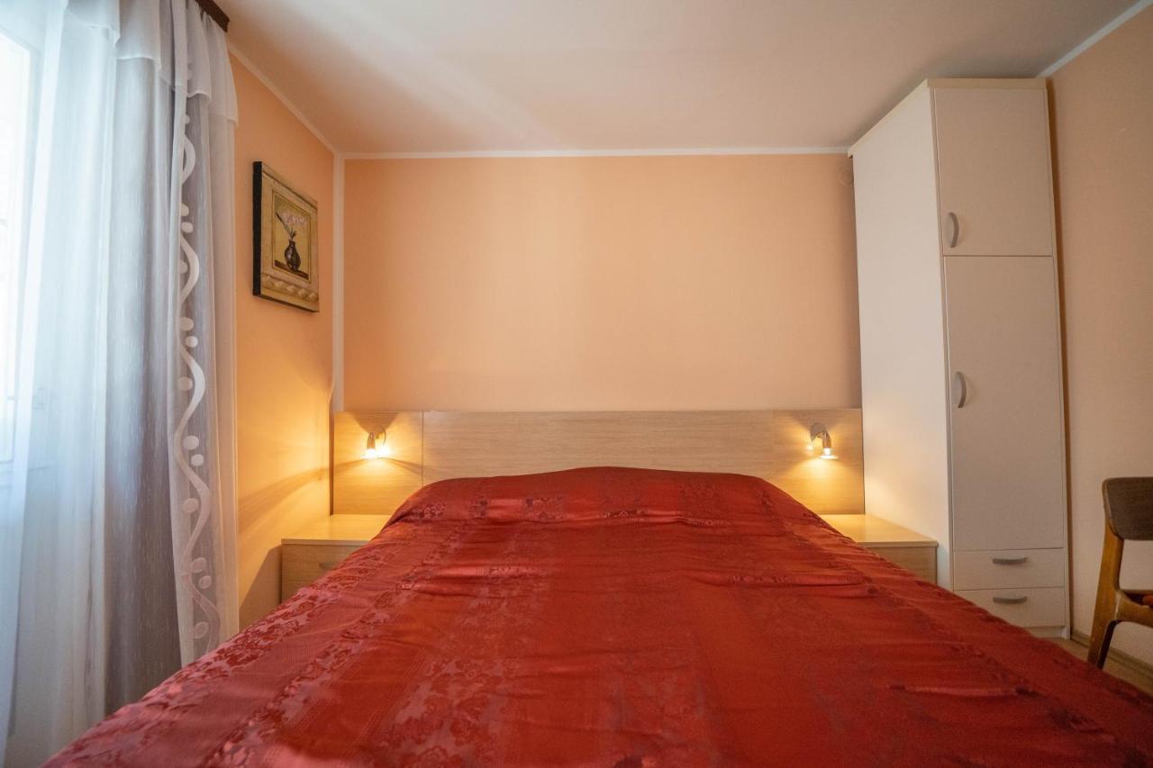 Seaside Serenity: 2-Bedroom Apartment With Boka Bay View Kotor Buitenkant foto