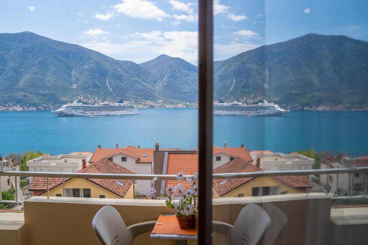 Seaside Serenity: 2-Bedroom Apartment With Boka Bay View Kotor Buitenkant foto
