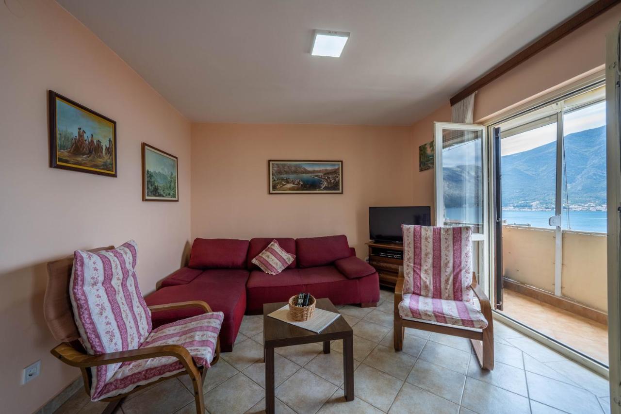 Seaside Serenity: 2-Bedroom Apartment With Boka Bay View Kotor Buitenkant foto