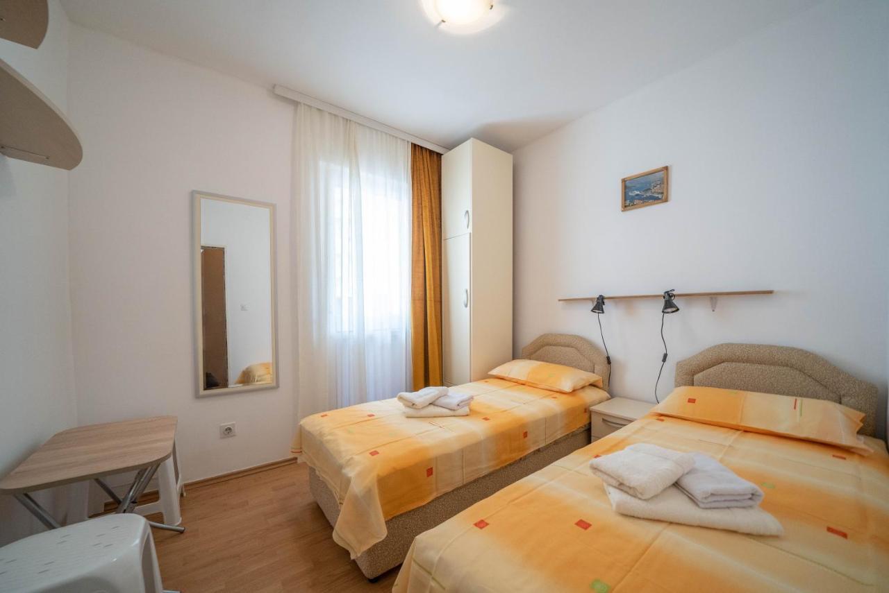 Seaside Serenity: 2-Bedroom Apartment With Boka Bay View Kotor Buitenkant foto