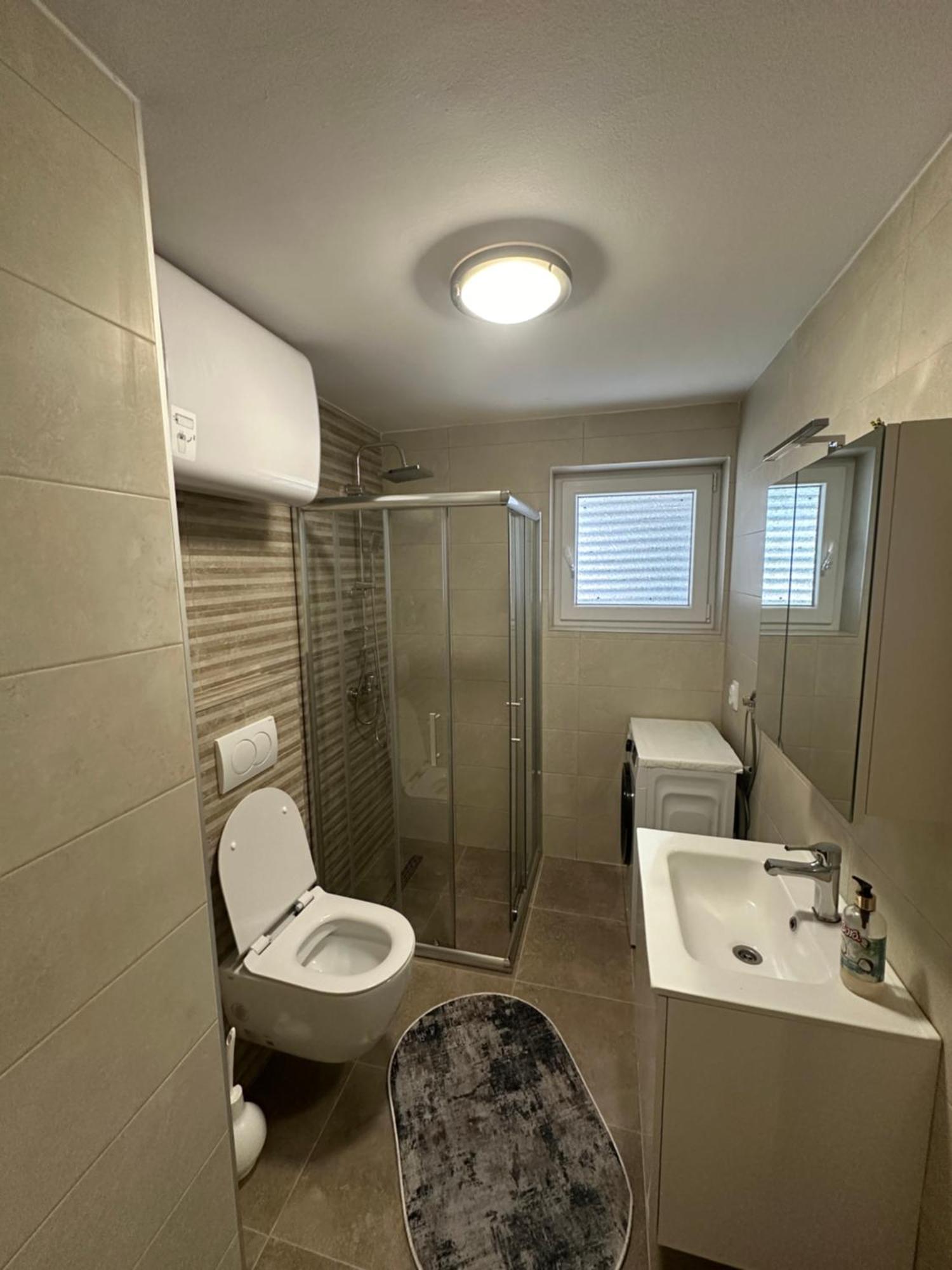 Seaside Serenity: 2-Bedroom Apartment With Boka Bay View Kotor Buitenkant foto